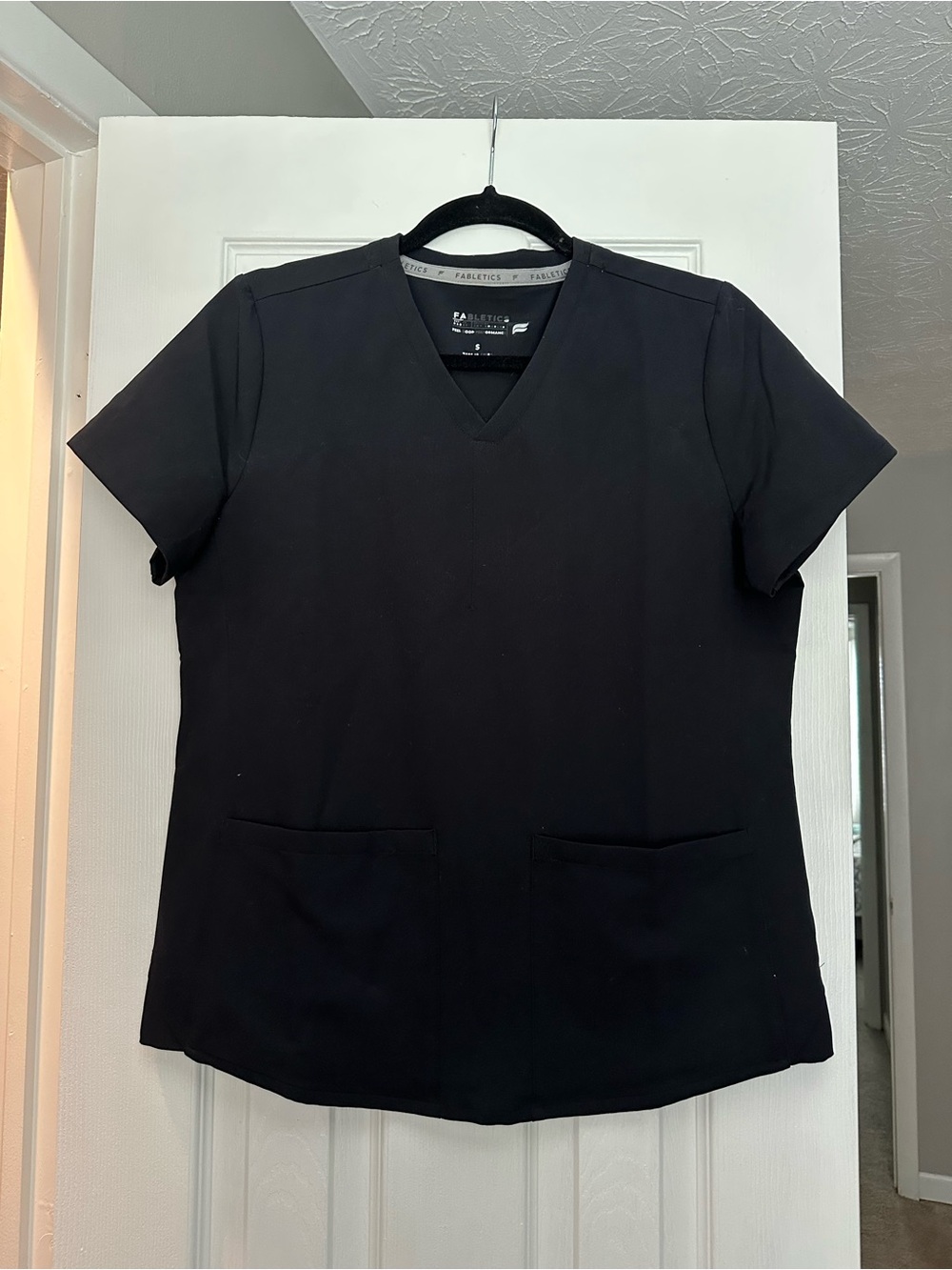 Fabletics Women's Black V-Neck Scrub top